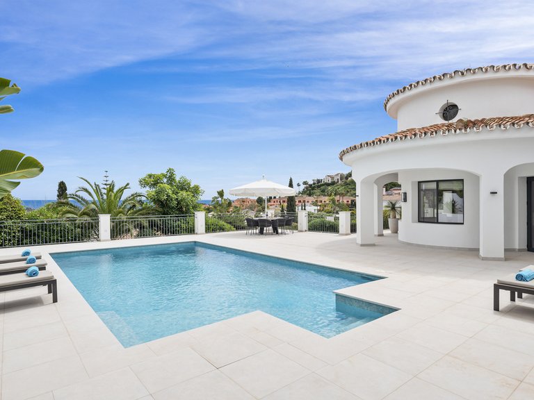 Apartment for Sale  in Benahavis, Malaga 5