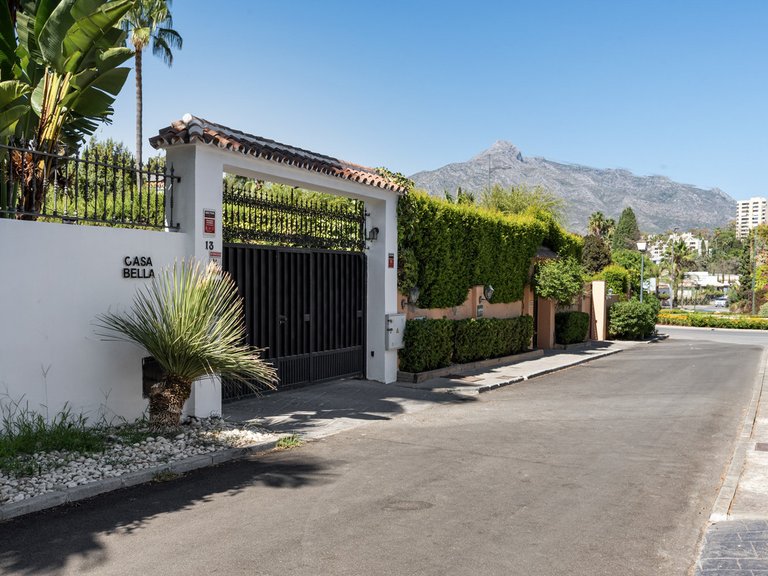 Apartment for Sale  in Marbella, Malaga 40