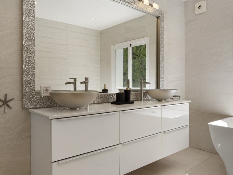 Apartment for Sale  in Marbella, Malaga 22