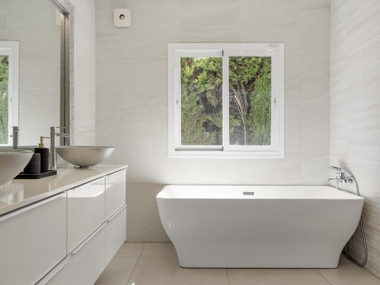 Apartment for Sale  in Marbella, Malaga 23