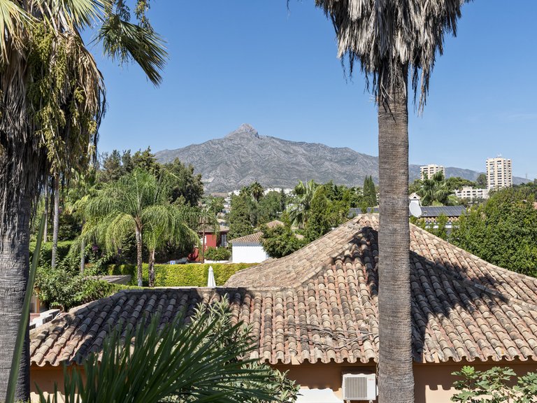 Apartment for Sale  in Marbella, Malaga 30