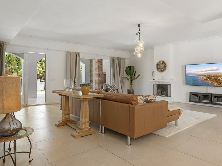 Apartment for Sale  in Marbella, Malaga 11