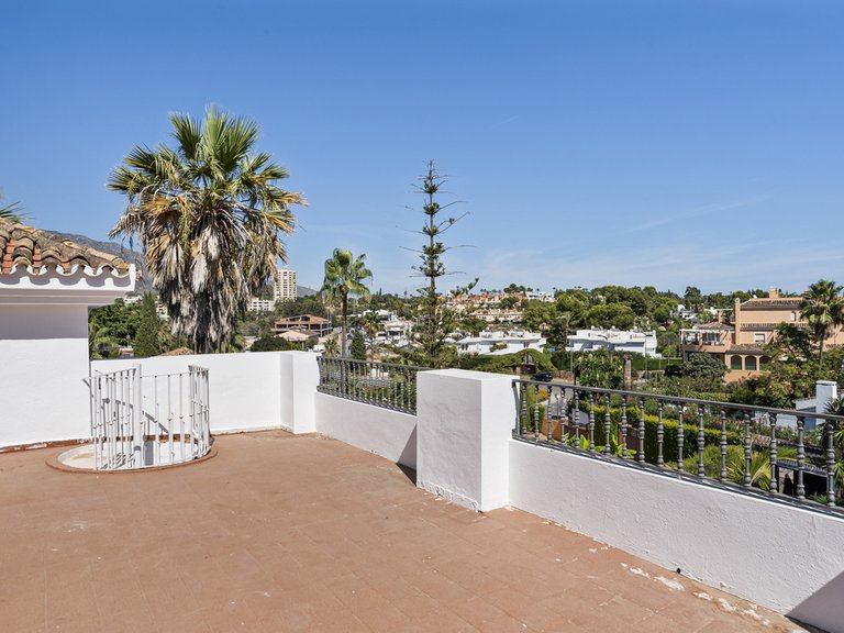 Apartment for Sale  in Marbella, Malaga 29