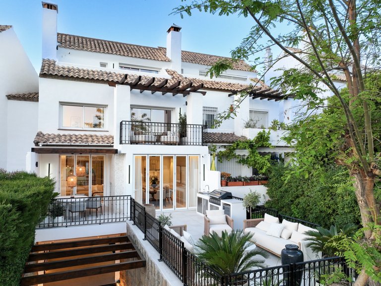 Town House for Sale in Marbella Golden Mile, Marbella, Malaga 1