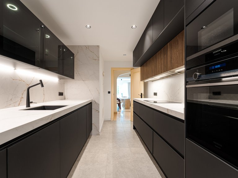 Apartment for Sale in Marbella Golden Mile, Marbella, Malaga 13