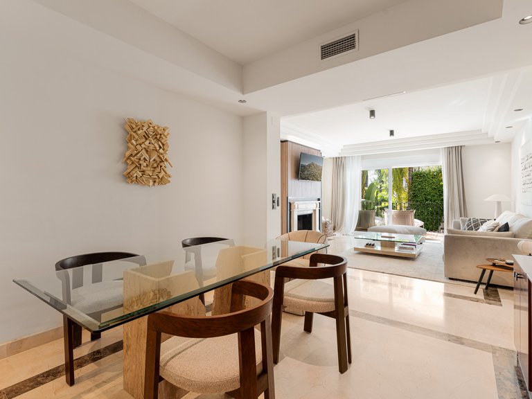 Apartment for Sale in Marbella Golden Mile, Marbella, Malaga 28