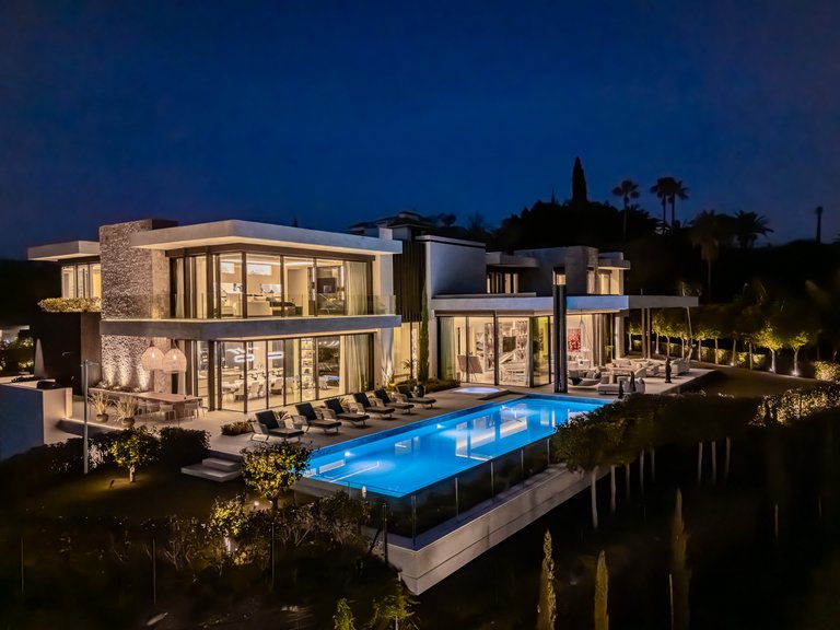 Villa for Sale in The Hills, Benahavis, Malaga 19