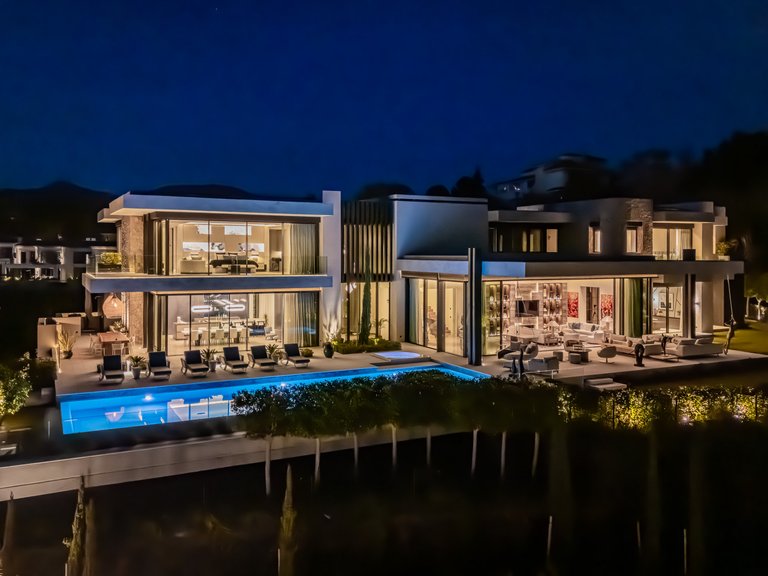 Villa for Sale in The Hills, Benahavis, Malaga 18