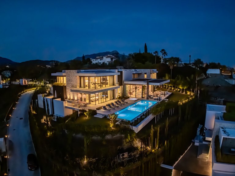 Villa for Sale in The Hills, Benahavis, Malaga 21
