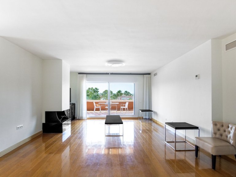 Penthouse for Sale in Estepona East, Estepona, Malaga 3