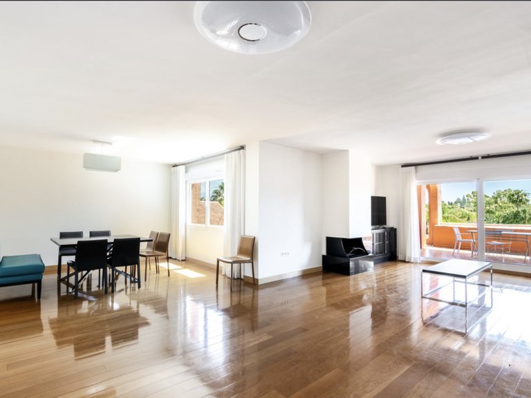 Penthouse for Sale in Estepona East, Estepona, Malaga 4