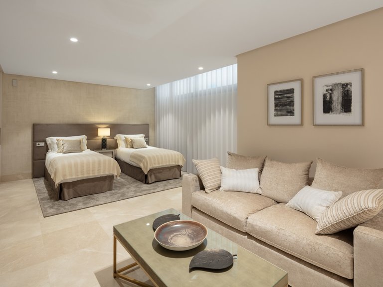 Villa for Sale in Estepona East, Estepona, Malaga 12