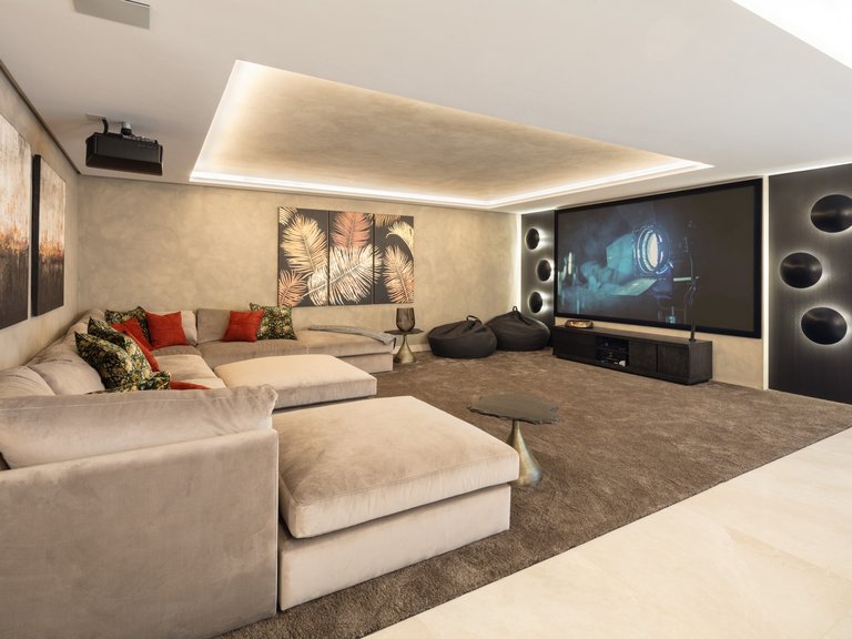 Villa for Sale in Estepona East, Estepona, Malaga 11