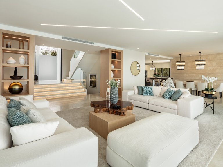 Villa for Sale in Estepona East, Estepona, Malaga 19