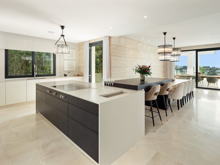 Villa for Sale in Estepona East, Estepona, Malaga 22