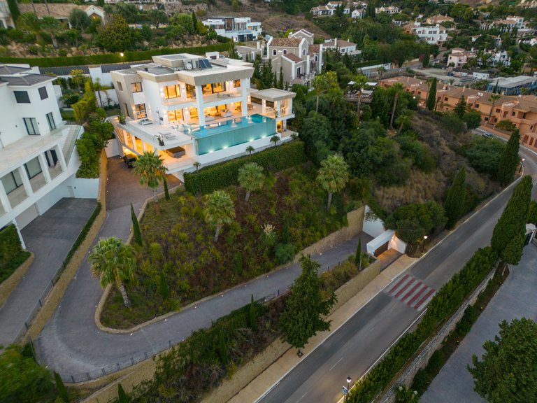 Villa for Sale in Estepona East, Estepona, Malaga 1