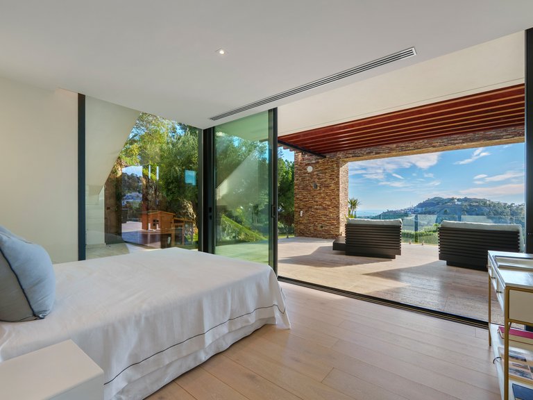 Villa for Sale in El Madroñal, Benahavis, Malaga 24