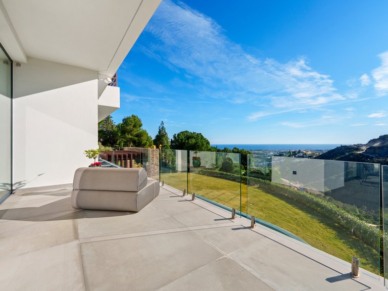 Villa for Sale in El Madroñal, Benahavis, Malaga 5