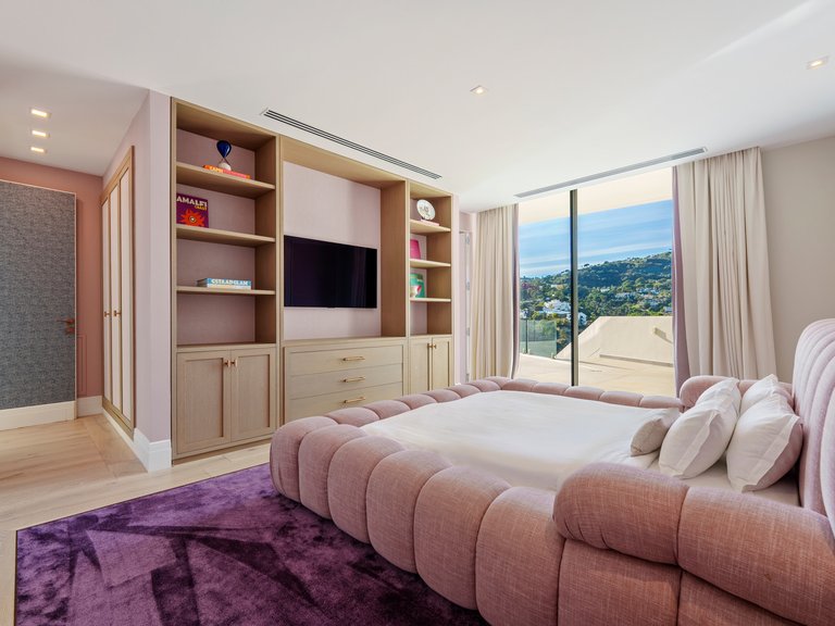 Villa for Sale in El Madroñal, Benahavis, Malaga 38