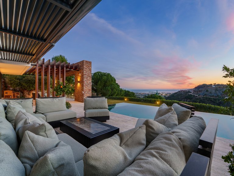 Villa for Sale in El Madroñal, Benahavis, Malaga 43