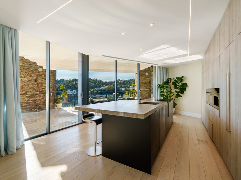 Villa for Sale in El Madroñal, Benahavis, Malaga 19