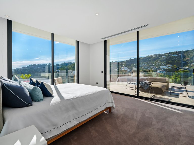 Villa for Sale in El Madroñal, Benahavis, Malaga 8