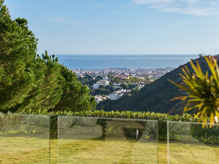 Villa for Sale in El Madroñal, Benahavis, Malaga 37