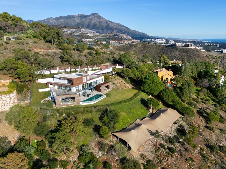 Villa for Sale in El Madroñal, Benahavis, Malaga 28