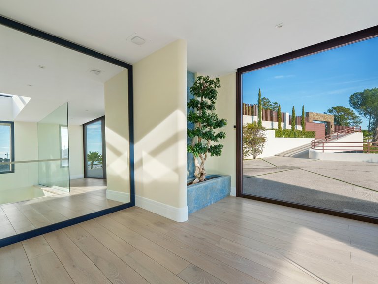 Villa for Sale in El Madroñal, Benahavis, Malaga 11