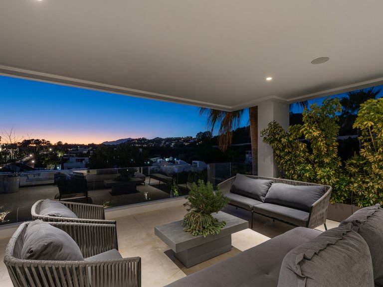 Villa for Sale in Nueva Andalucia, Marbella, Malaga 15