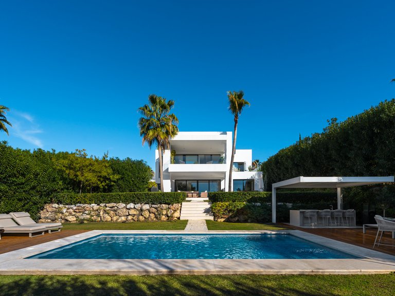 Villa for Sale in Nueva Andalucia, Marbella, Malaga 35