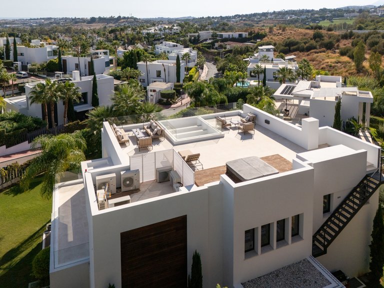 Villa for Sale in Nueva Andalucia, Marbella, Malaga 9