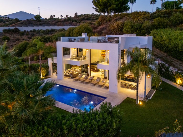 Villa for Sale in Nueva Andalucia, Marbella, Malaga 50
