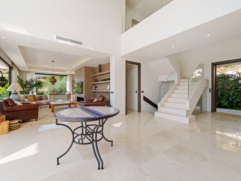 Villa for Sale in Nueva Andalucia, Marbella, Malaga 33