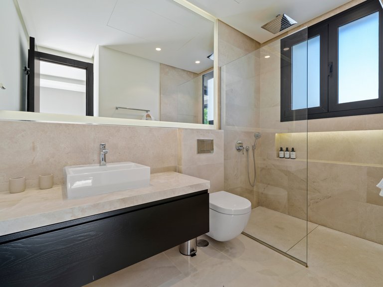 Villa for Sale in Nueva Andalucia, Marbella, Malaga 31