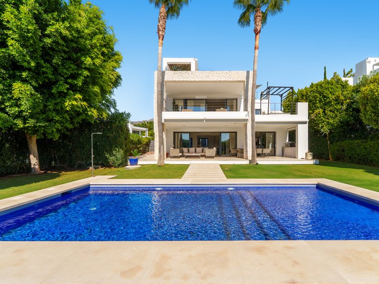 Villa for Sale in Nueva Andalucia, Marbella, Malaga 14