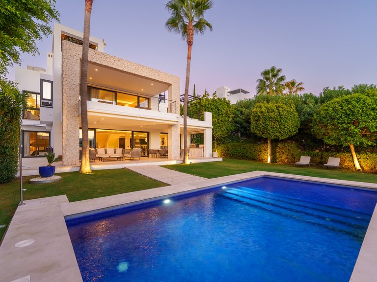 Villa for Sale in Nueva Andalucia, Marbella, Malaga 20