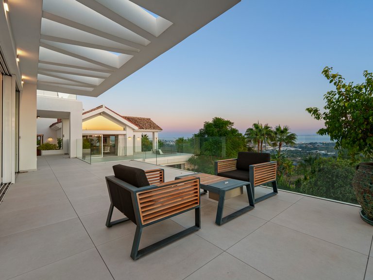 Villa for Sale in Puerto del Almendro, Benahavis, Malaga 16