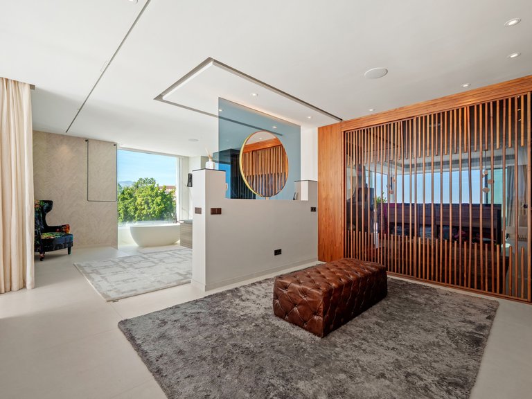 Villa for Sale in Puerto del Almendro, Benahavis, Malaga 15