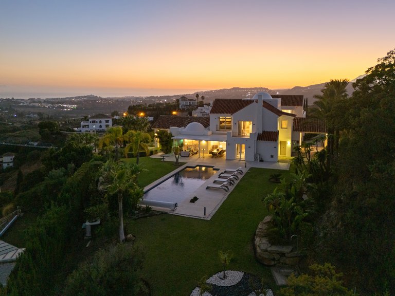 Villa for Sale in Puerto del Almendro, Benahavis, Malaga 9
