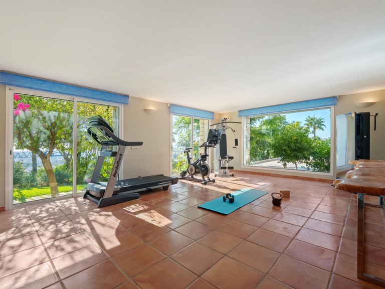 Villa for Sale in Puerto del Almendro, Benahavis, Malaga 14
