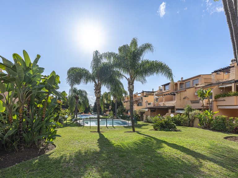 Town House for Sale in Marbella Golden Mile, Marbella, Malaga 42