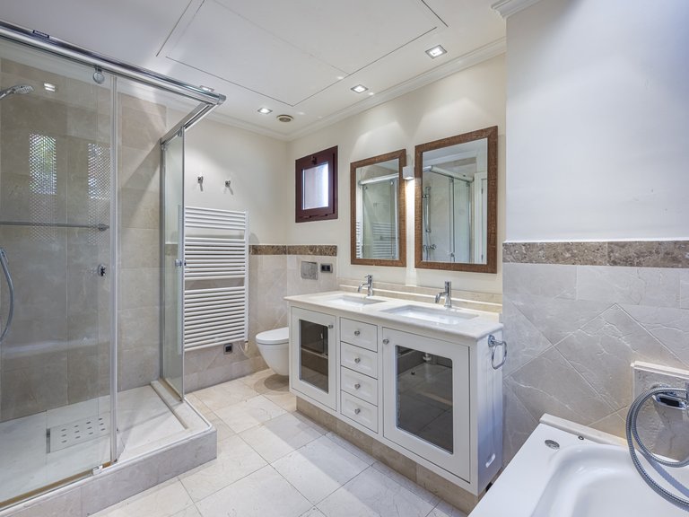 Town House for Sale in Marbella Golden Mile, Marbella, Malaga 40