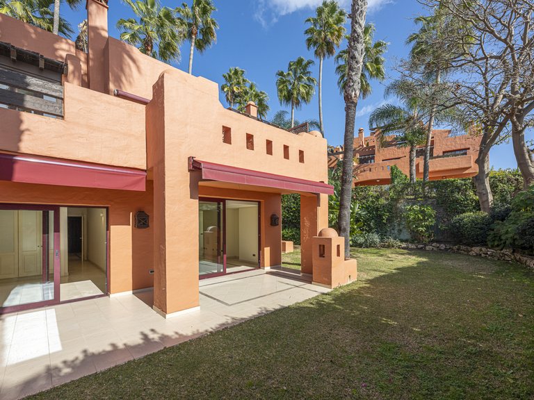 Town House for Sale in Marbella Golden Mile, Marbella, Malaga 3