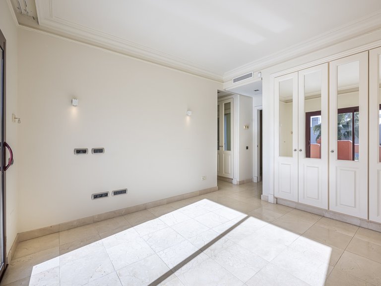 Town House for Sale in Marbella Golden Mile, Marbella, Malaga 23