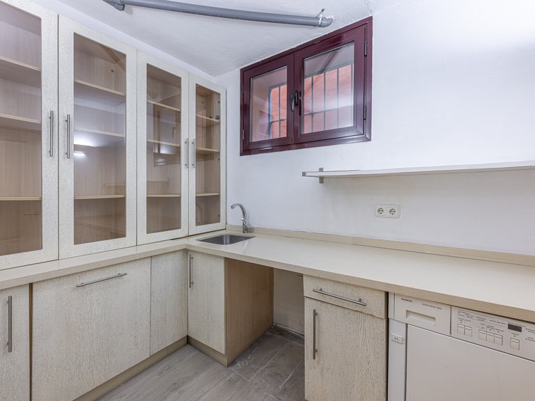 Town House for Sale in Marbella Golden Mile, Marbella, Malaga 38