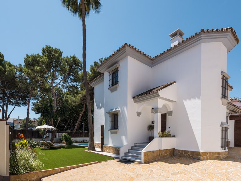 Villa for Sale in Nueva Andalucia, Marbella, Malaga 24