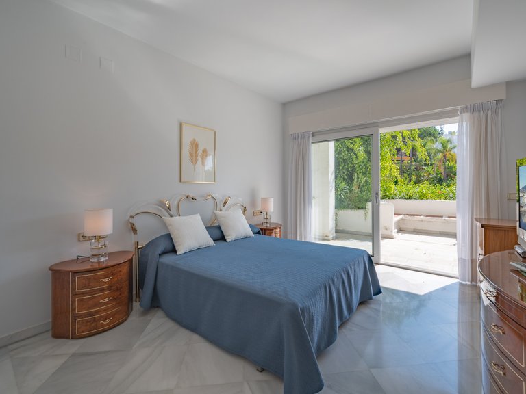 Apartment for Sale in Marbella Golden Mile, Marbella, Malaga 13
