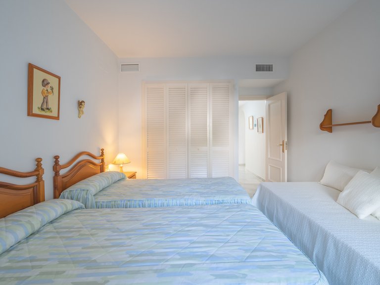 Apartment for Sale in Marbella Golden Mile, Marbella, Malaga 17