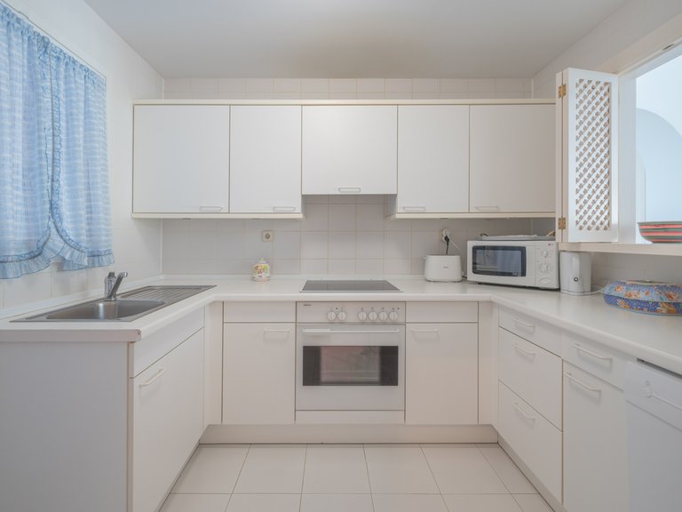 Apartment for Sale in Marbella Golden Mile, Marbella, Malaga 6